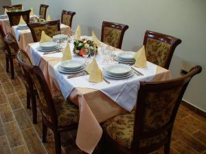 Mali Hotel BaMBiS餐厅或其他用餐的地方