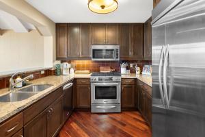Cucina o angolo cottura di Suncadia Penthouse with Mountain and River Views!