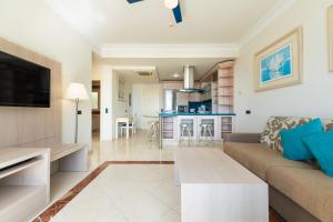 A cozinha ou cozinha compacta de Holiday Club Playa Amadores