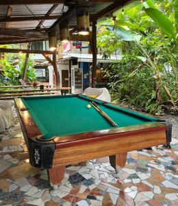 Biliár nebo kulečník v ubytování La Ruka Hostel