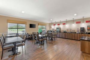 Restaurace v ubytování Best Western Plus Burleson Inn & Suites