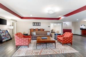 Posezení v ubytování Best Western Plus Burleson Inn & Suites