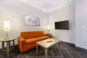 TV in/ali zabaviščno središče v nastanitvi Best Western Plus Appleton Airport Mall Hotel