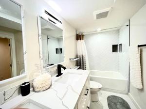 Un baño de Colochas Home A Forest Haven 33 fotos más
