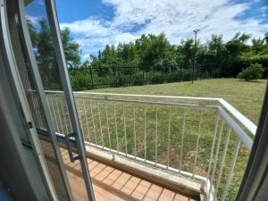 Balkón nebo terasa v ubytování Apartamento en Ricaurte, Arrayanes de Peñaliza
