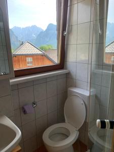Koupelna v ubytování Wengerwirt zur Laube Komfortzimmer Deluxe