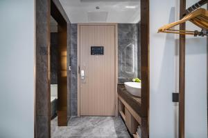 תמונה מהגלריה של Poltton International Apartment - Guangzhou Panyu Government Affairs Center בXuwen
