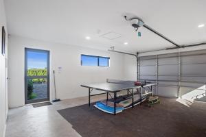 Gambar di galeri bagi Tohora Serenity - Waihi Beach Holiday Home di Waihi Beach
