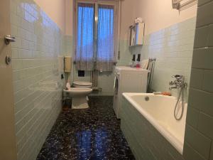 Koupelna v ubytování Laghi di Como appartamento di Licinia e Mario