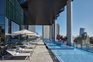 신라 스테이 여수 엑스포역 내부 또는 인근 수영장