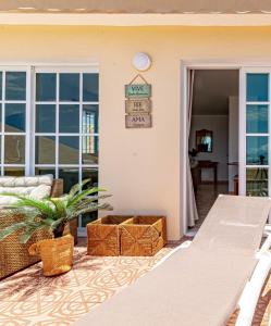 Zdjęcie z galerii obiektu Sunny Arena Sol Apt By Dream Homes Tenerife w mieście Puerto de Santiago