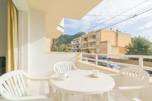 A balcony or terrace at Apartamentos Massanet
