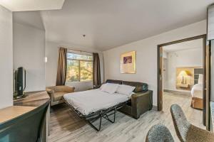TV a/nebo společenská místnost v ubytování Chandler 2 bd 1 ba apartment Lux2