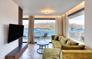 Μια τηλεόραση ή/και κέντρο ψυχαγωγίας στο S&D Luxury Suites and Apartments
