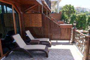 Балкон или терраса в Phellos Suites Boutique Hotel