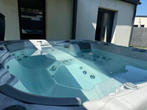 Fotografia z galérie ubytovania Maison avec jacuzzi et sauna v destinácii Épinal