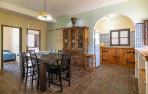 Φωτογραφία από το άλμπουμ του 3 Bedroom Beautiful Home In Lanjarón σε Lanjarón