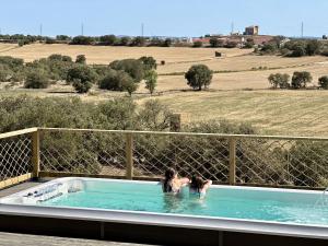 Der Swimmingpool an oder in der Nähe von Mas de l'Aranyó - Eco Wellness Spa