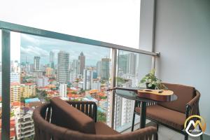 Posezení v ubytování Hotel Serviced Apartments Top One Infinity Pool with View of 360 Degree
