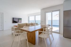 Μια τηλεόραση ή/και κέντρο ψυχαγωγίας στο Yama House