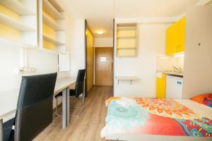 Postel nebo postele na pokoji v ubytování ŠD Portorož Hostel Korotan