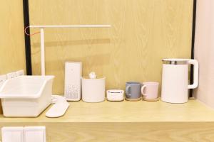 Smiley's Long Time No See Hostel的咖啡和沏茶工具