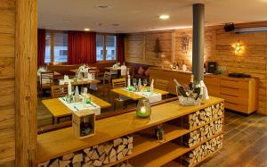 Hotel Kanisfluh italokat is kínál