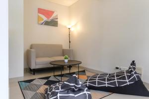 Кът за сядане в Mono Coliving at BSD City