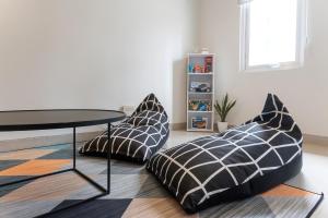 Кът за сядане в Mono Coliving at BSD City