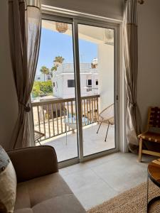 Μπαλκόνι ή βεράντα στο Luxury two bed Kato Pafos flat