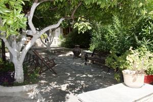 Vonkajšia záhrada v ubytovaní Mirto Apartments