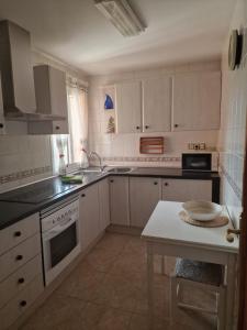 Køkken eller tekøkken på El Faro, Es Pujols ET278PL