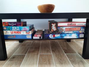 Knihovna v apartmánu
