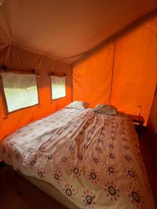 Camping La Tuque客房内的一张或多张床位