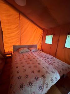 Camping La Tuque客房内的一张或多张床位