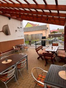 Balkón nebo terasa v ubytování Rybářská restaurace a penzion u Horáků