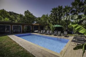 Bazén v ubytování Terra Garden Hotel nebo v jeho okolí