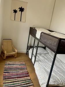 Gallery image of Maison avec Terrasse et véranda, plages à pied, à deux pas des commerces, du marché et du port - wifi et linge de lit inclus in Le Guilvinec