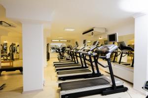 Fitness centrum a/nebo fitness zařízení v ubytování Kamer Exclusive Hotel & Suites