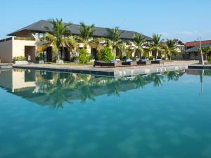 Piscina di Sunrise Pasikuda o nelle vicinanze