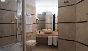 Kúpeľňa v ubytovaní Hotel Habitat + 37 fotografií