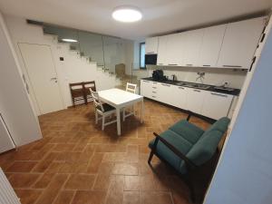 Η κουζίνα ή μικρή κουζίνα στο B&B Carazzole
