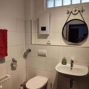 Koupelna v ubytování Ferienwohnung Monteurwohnung Messewohnung Duisburg Süd Grenze Düsseldorf 6 Personen