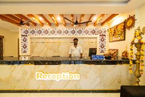 Vstupní hala nebo recepce v ubytování HOTEL NNP GRAND Rameswaram
