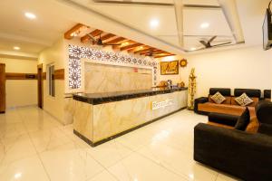 Posezení v ubytování HOTEL NNP GRAND Rameswaram