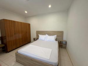 Katil atau katil-katil dalam bilik di Narta Comfort Home