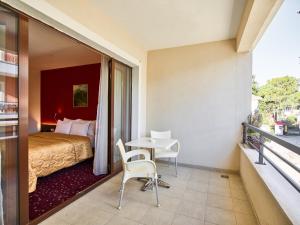Postel nebo postele na pokoji v ubytování Hotel Pine + 37 fotografií