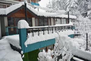 Hotel Neelgiri - Manali Diaries durante l'inverno