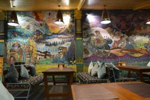 Area soggiorno di Hotel Neelgiri - Manali Diaries
