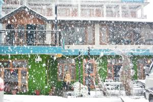 Hotel Neelgiri - Manali Diaries durante l'inverno